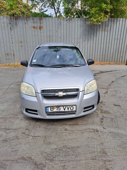 Mașina chevrolet avo an fabricație 2007 km 105600,
