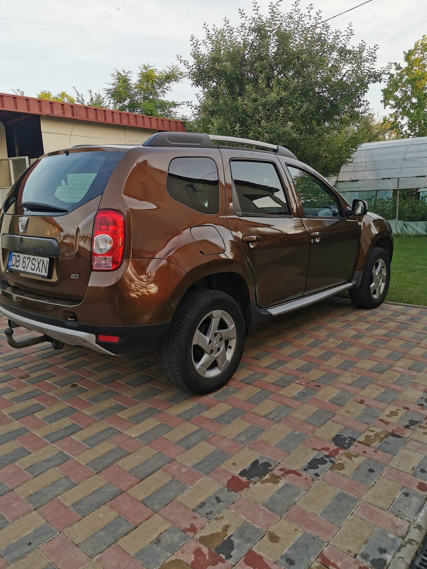 Vand Dacia Duster 1,5 dci 110cp 4x2 din 2011 in stare foarte buna