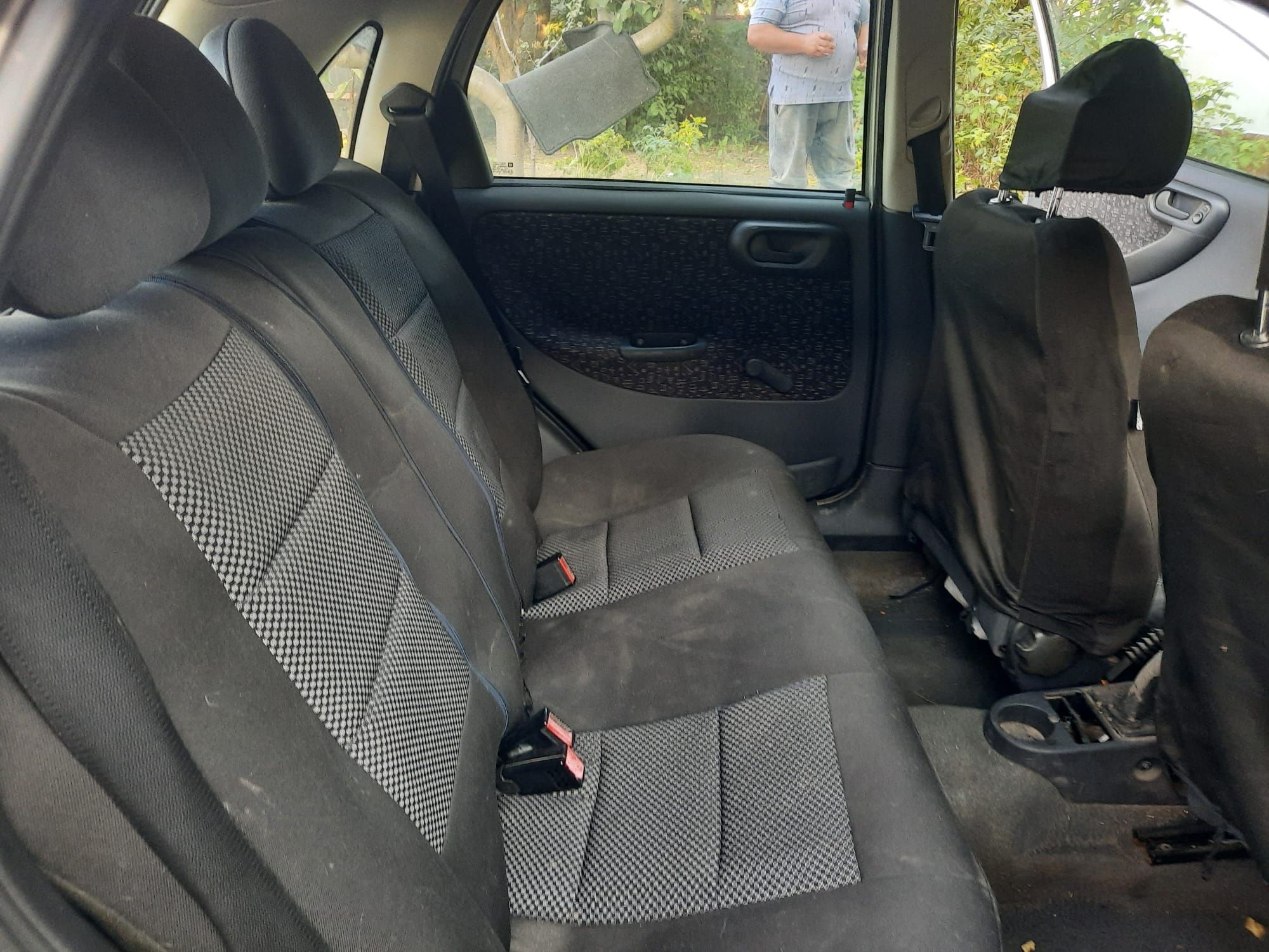 Vând Opel  CORSA C 1.2 benzină