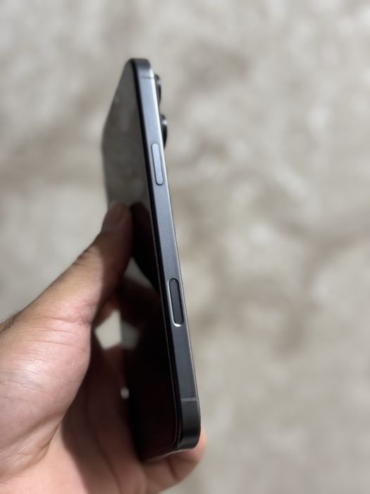 Iphone 16pro max Black Titanium