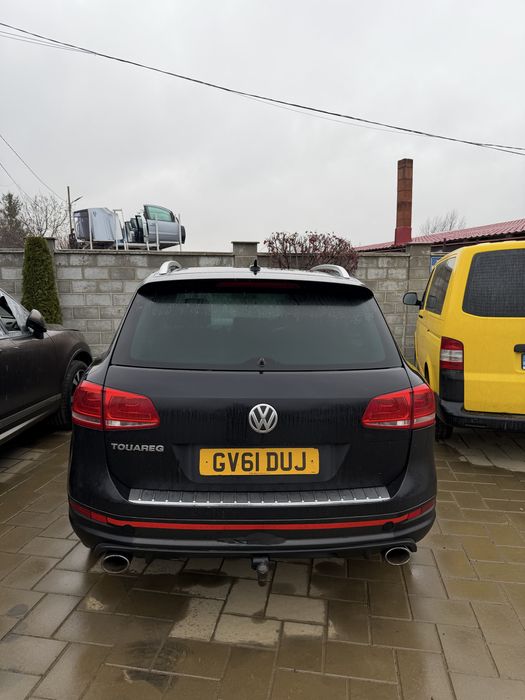 Dezmembrez vw touareg r line 3.0 diesel cod motor CRCA