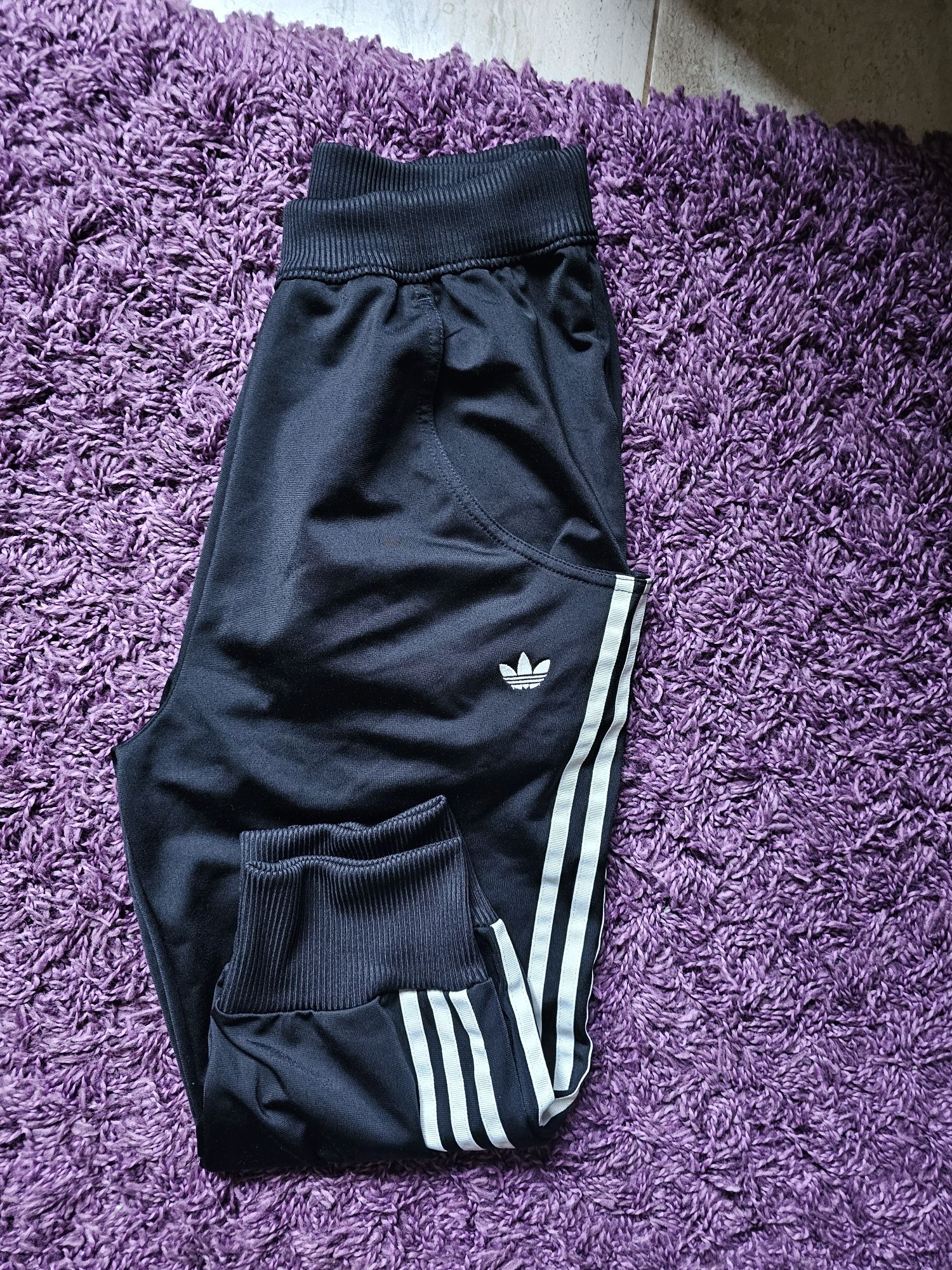 Долнище на Adidas