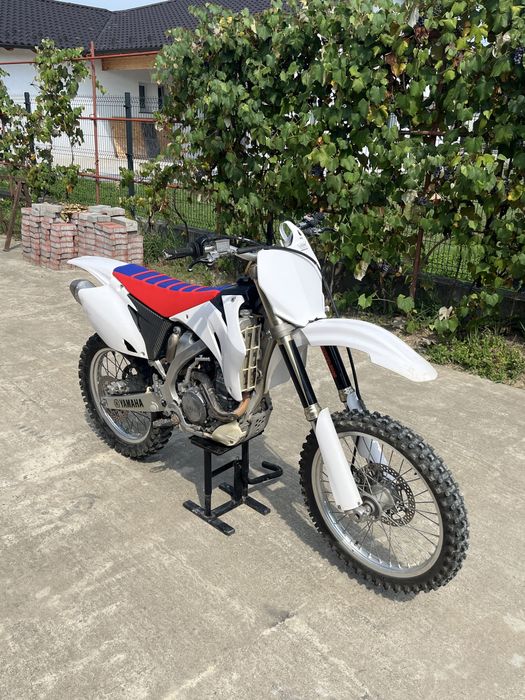 Full cross yamaha yz-f 2010
