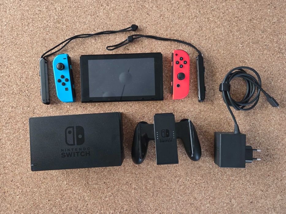Конзола Nintendo Switch пълен комплект
