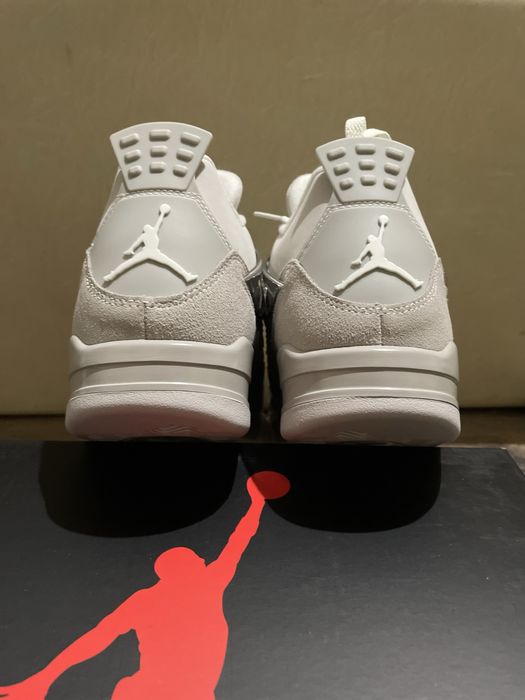 Air Jordan 4 Frozen Moments