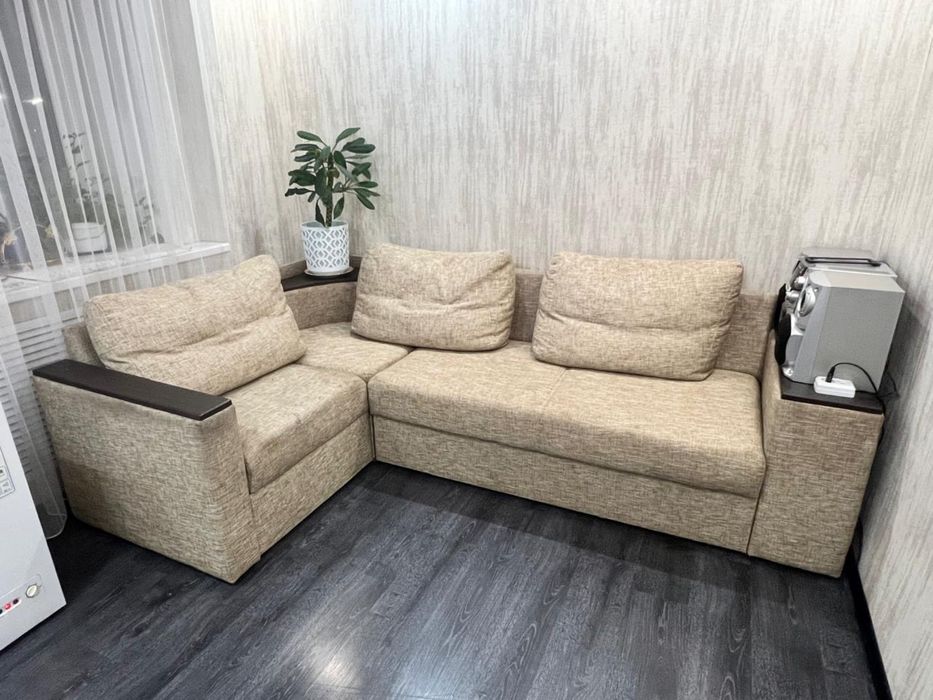 Уютный мягкий угловой диван