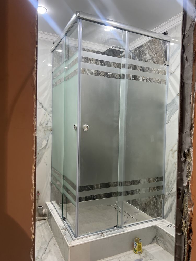 Душевая кабина,перегородка из стекла межкомнатные,зеркало,душ на заказ