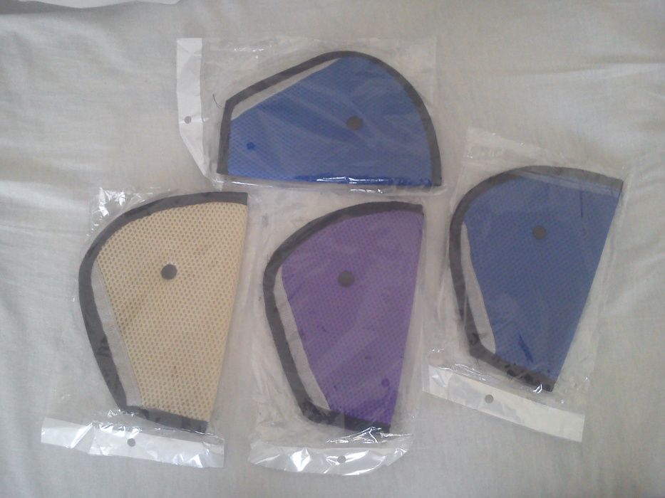 Триъгълници за автоколан за деца,различни цветове-нови