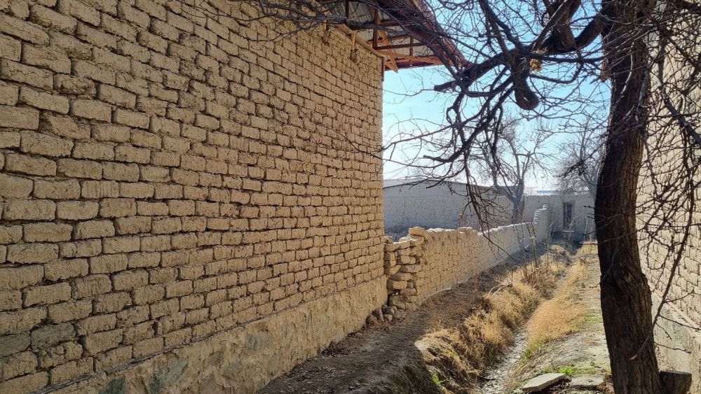 Курилиши тугалланмаган ховли сотилади