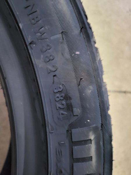 215/50/17 MOMO 4бр