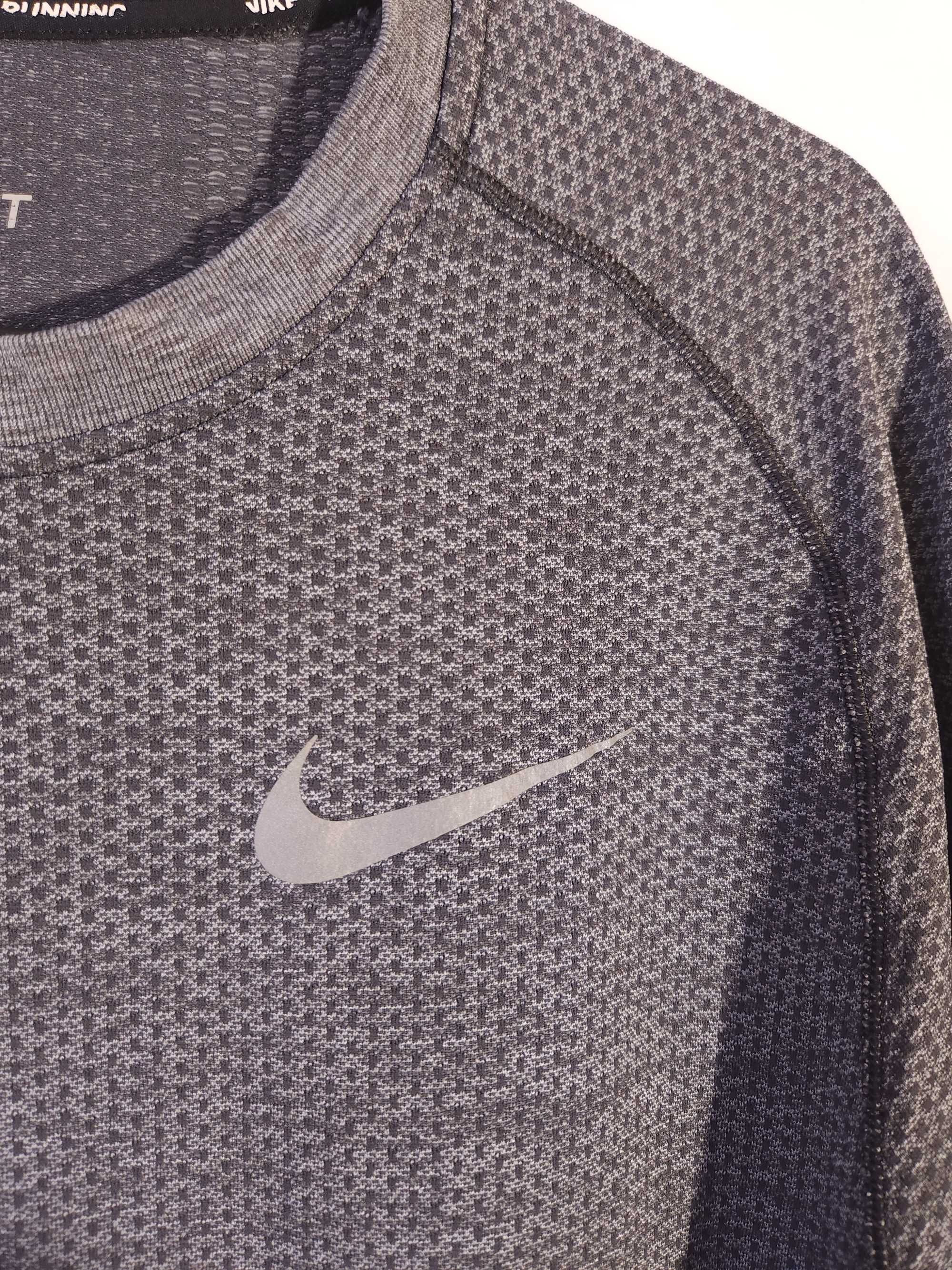 NIKE Dri-Fit Тениска/Мъжка М