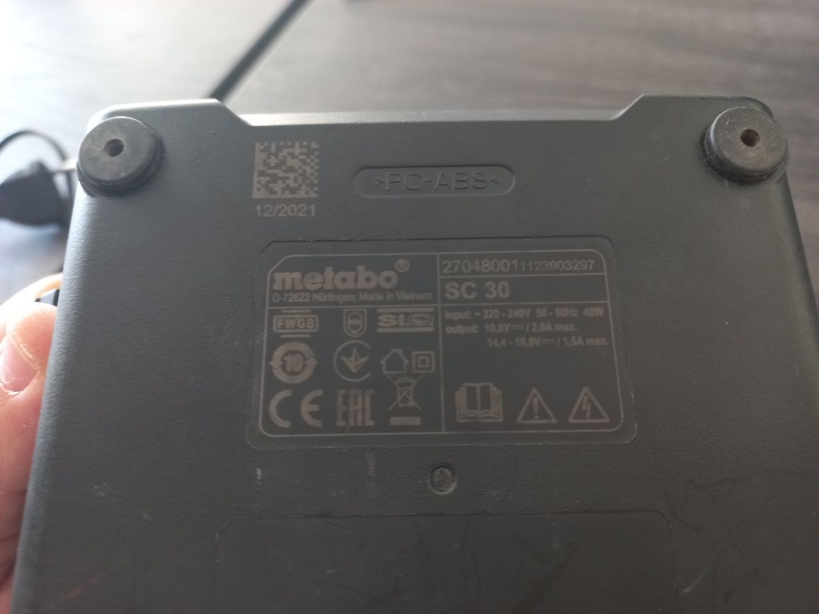 Зарядно и винтоверт METABO SC 30 + батерия 2.0Ah 18v.