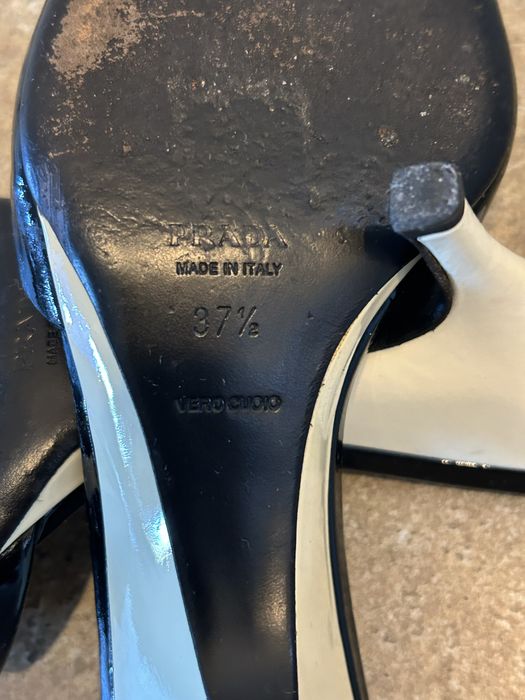 Papuci din lac prada