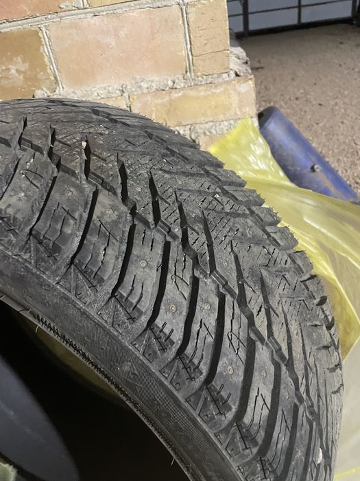 Зимняя шипованная резина