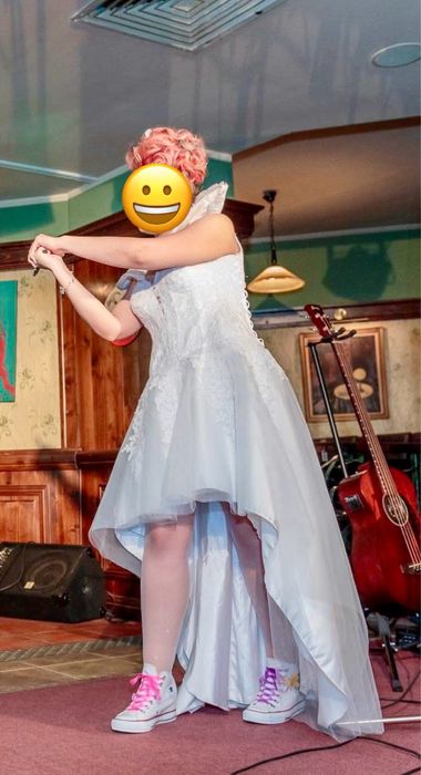 Rochie mireasă cu guler, scurtă în partea din față