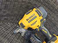 Pistol de batut cuie in lemnDeWalt DCN45RN