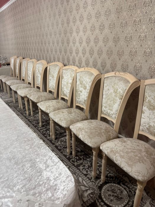 Стол  и    стулья