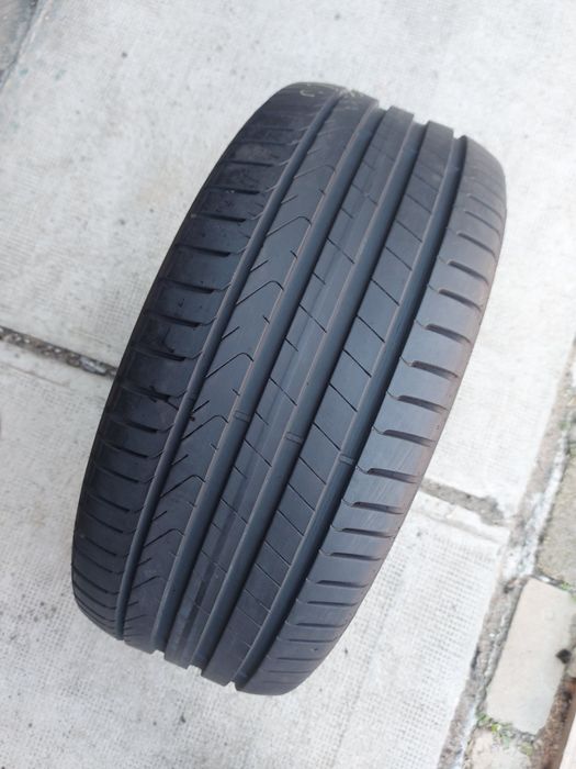 O bucată 225/50 R17 vară - una Semperit Pirelli