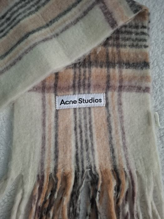 Esarfa acne studios