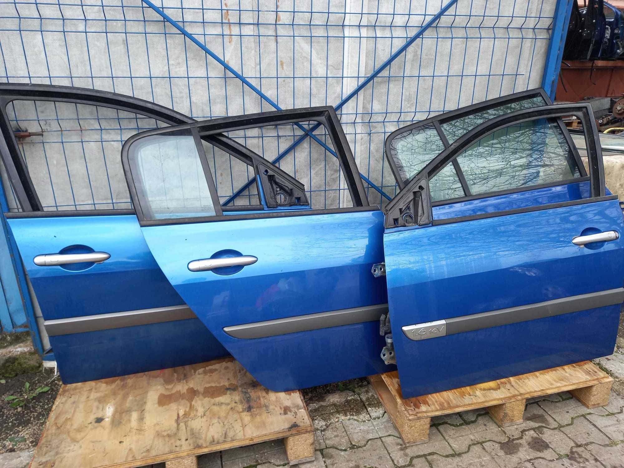 Renault Megane 2 hatchback, usa usi portiere, geam, geamuri, coltare.