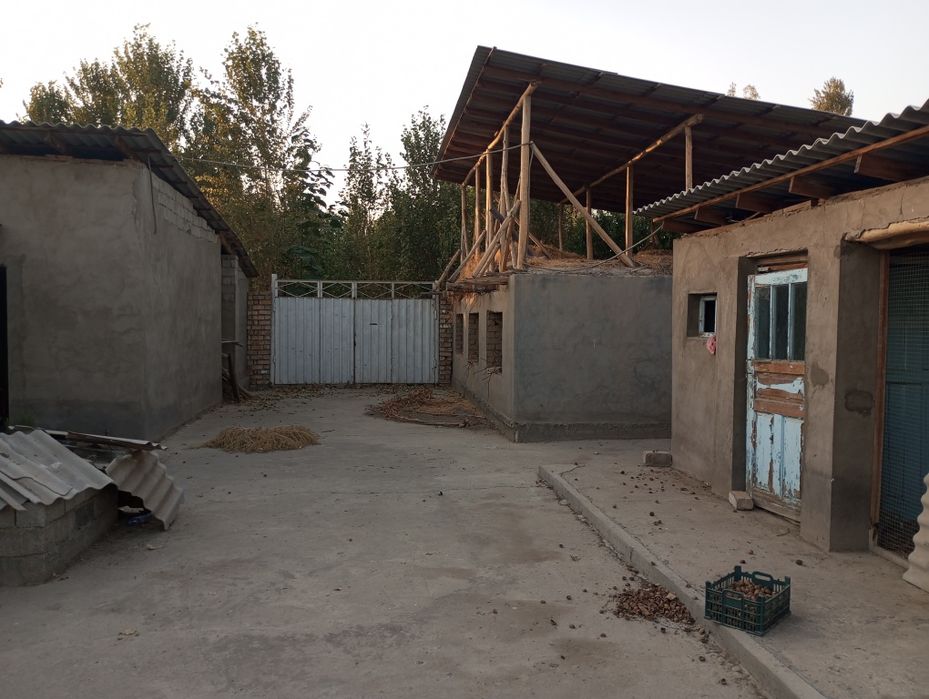 Уй сотилади ховли Кенг 19 сотих им срочно