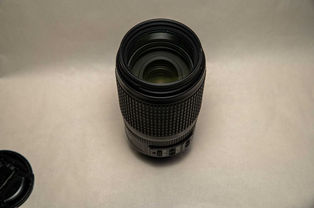 Обективи Nikkor AF-S 70-300mm f4.5-5.6 ED VR и 50mm f1.8D