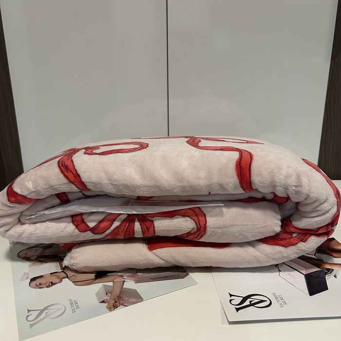 Victoria’s Secret ново оригинално меко зимно одеало внос от САЩ