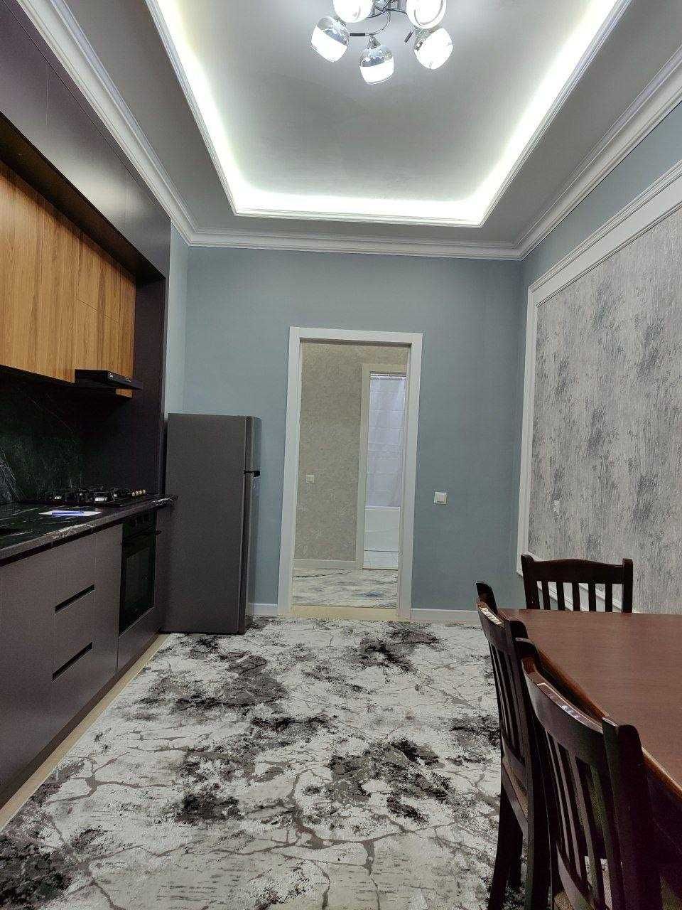 Аренда в новостройке Шахристанская, 3/5/8, новый ремонт 90 кв.м.=