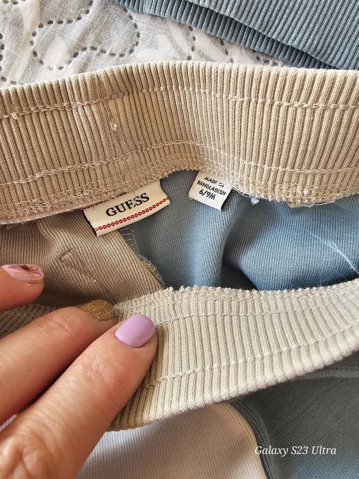 Бебешки комплект на Guess 6/9  месеца