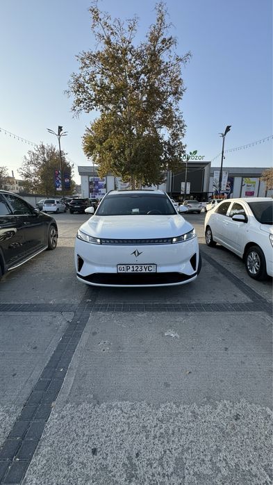 Dongfeng  008 qora salon + 4 ta yengi balon navarotlari bilan