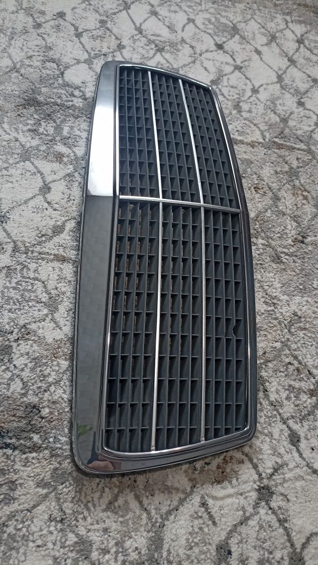 Решетка радиатора Мерседес w210