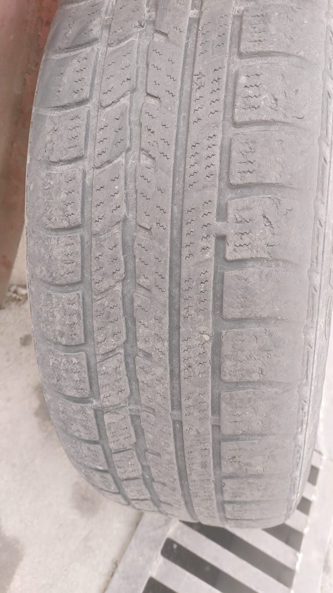 Шины Roadstone sport 4шт(без дисков)