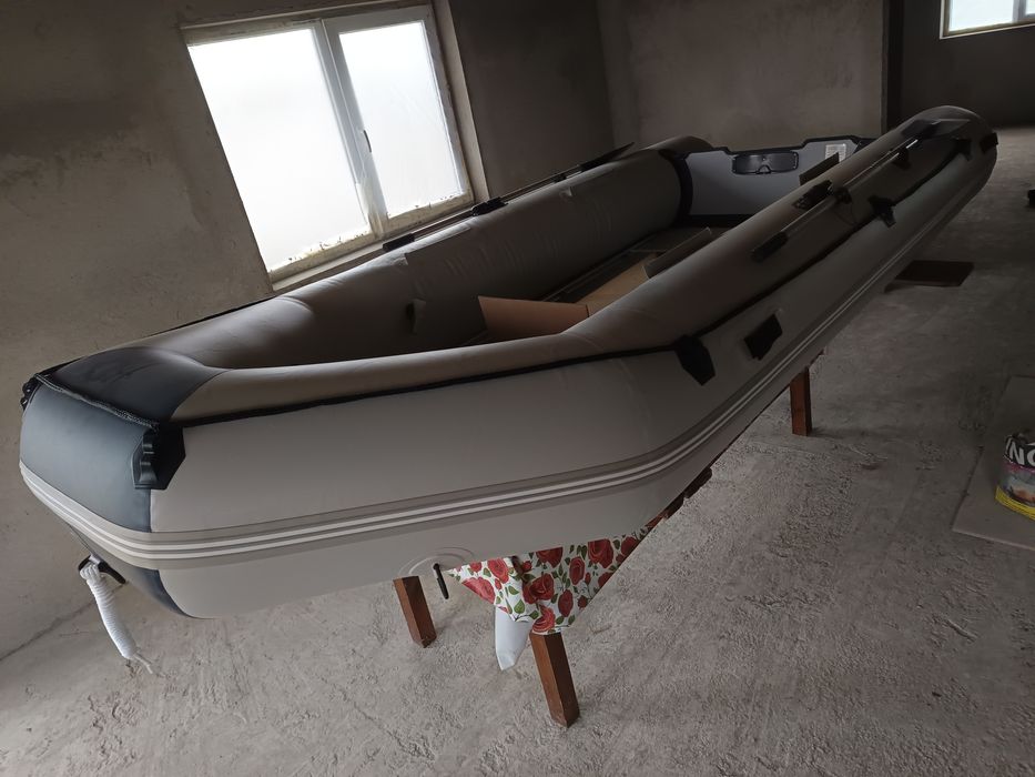Barca cu motor super preț