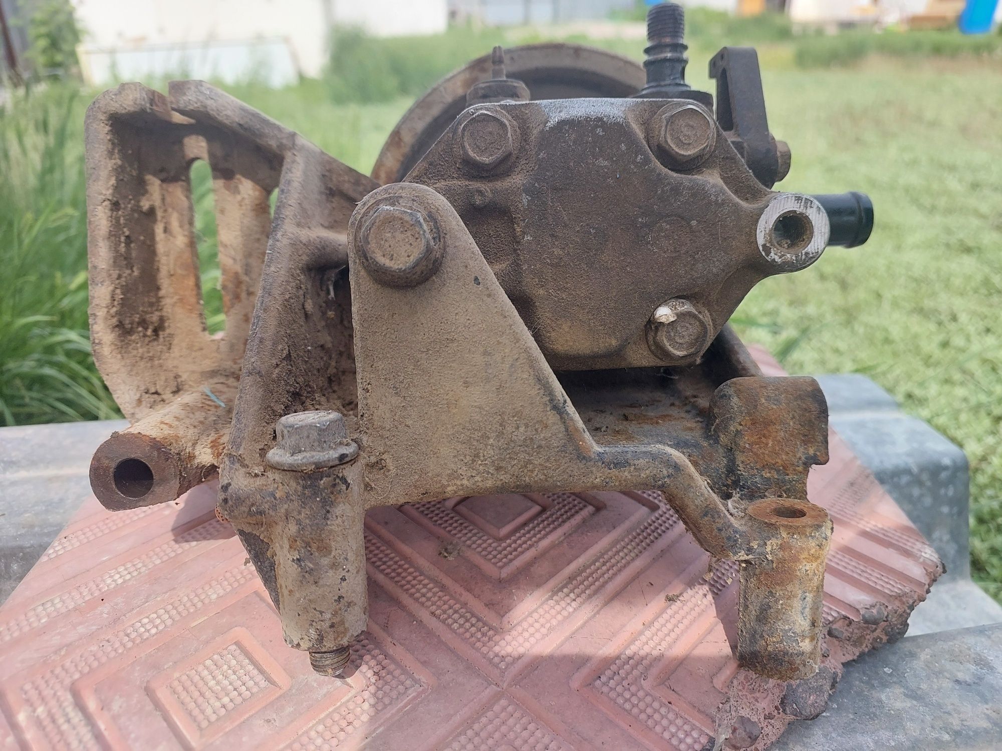 Запчасти для Mitsubishi carisma