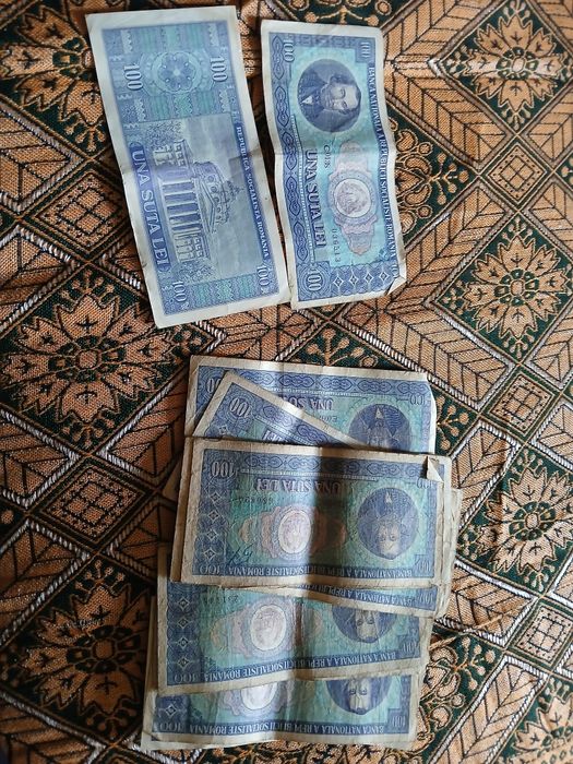 Bani vechi 100 lei