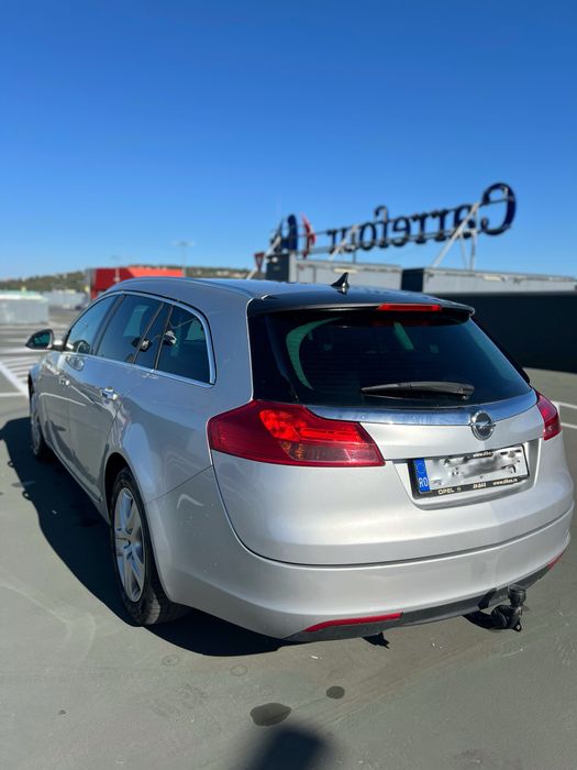 Opel Insignia Sports Tourer 2011