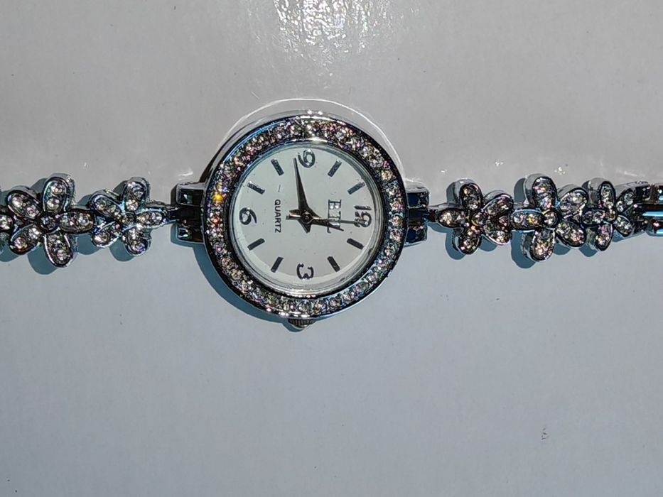 Часовници 2 броя.