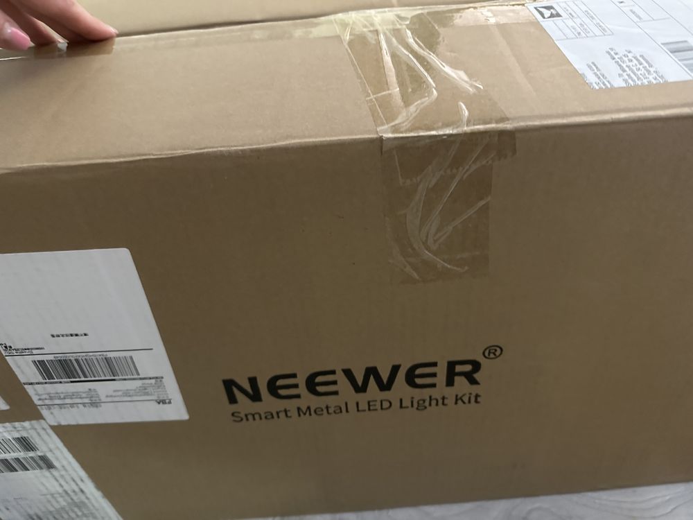 Lampa profesionala NEEWER NL48 nouă