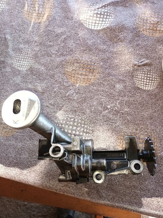 Маслена помпа за рено лагуна2 1,9 дци