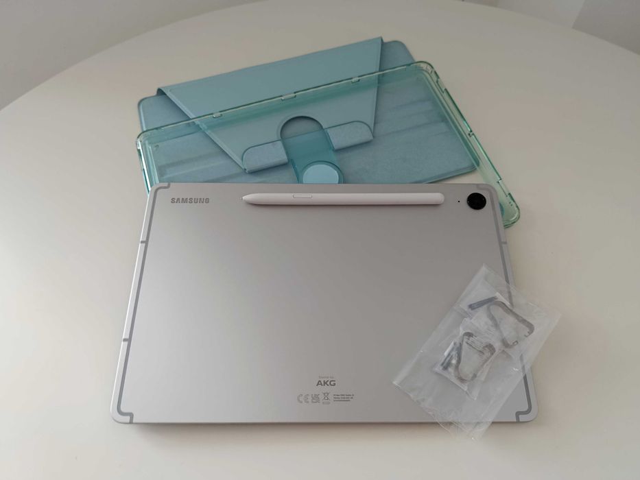 Samsung Tab S9 FE + accesorii