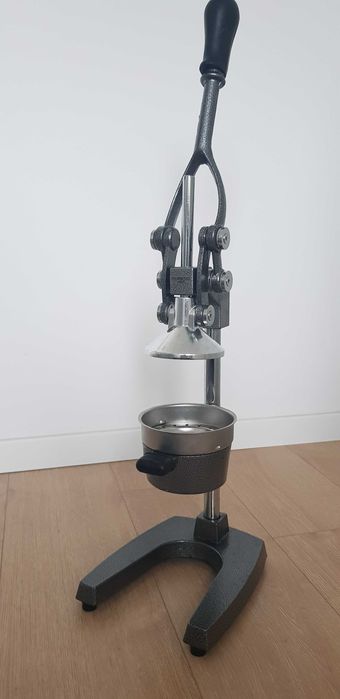 Storcator tip presa manuala citrice Ernesto