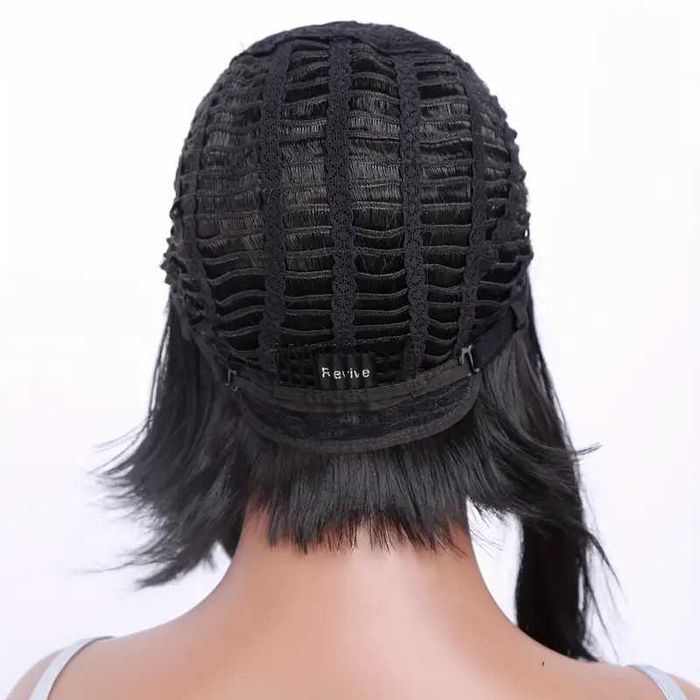 Асиметрична черна къса боб перука на път на една страна