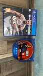 Vand doua jocuri ,ps4