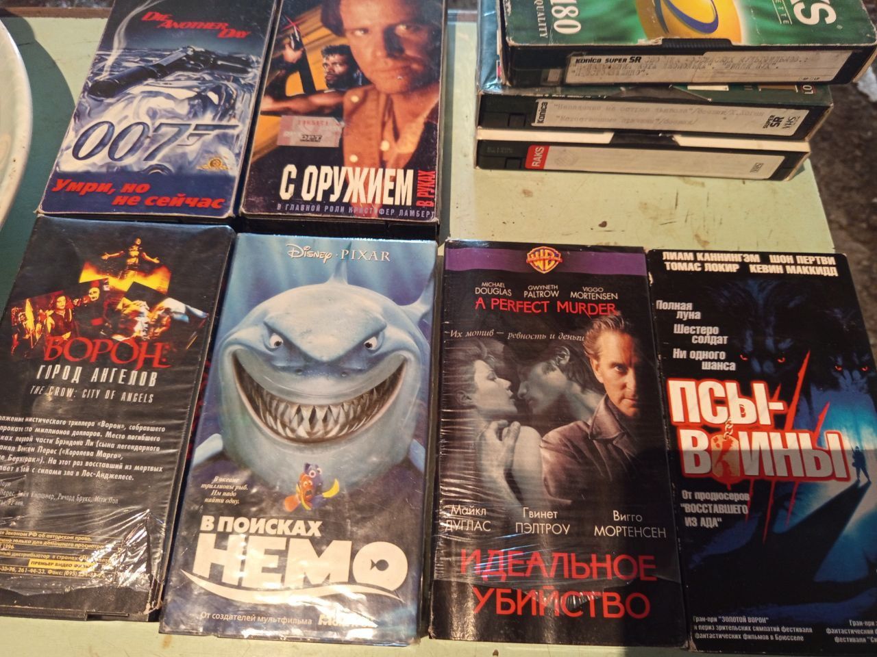 Видеокассеты разные
