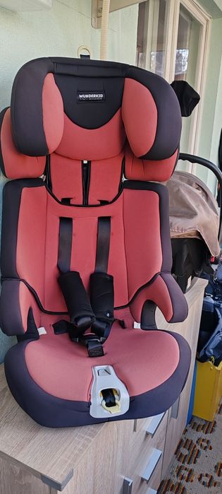 Vând scaun bebe pentru mașină și coșuleț transport.