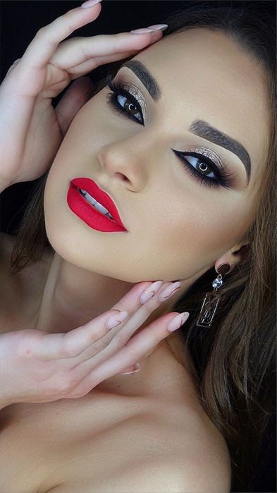 # Iasi # Cursuri / Meditații /  Make-up #