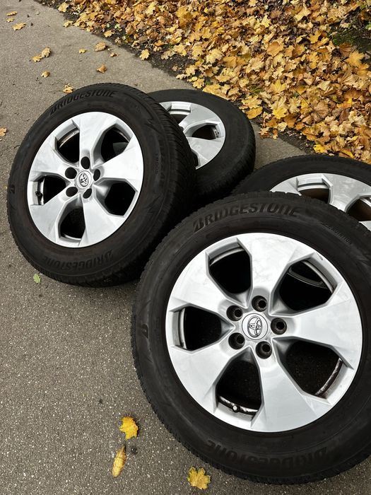 Оригинални Джанти с гуми за Rav4 17 цола