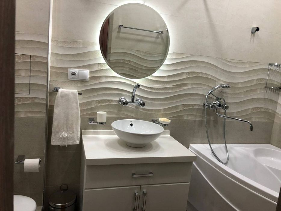 Продается 1в2 ком квартира на ЦУМе, ор-р: Туркменское посольство, 45м²