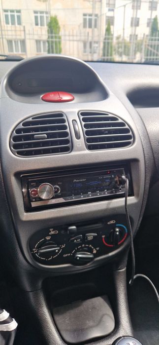 Se vinde Peugeot 206