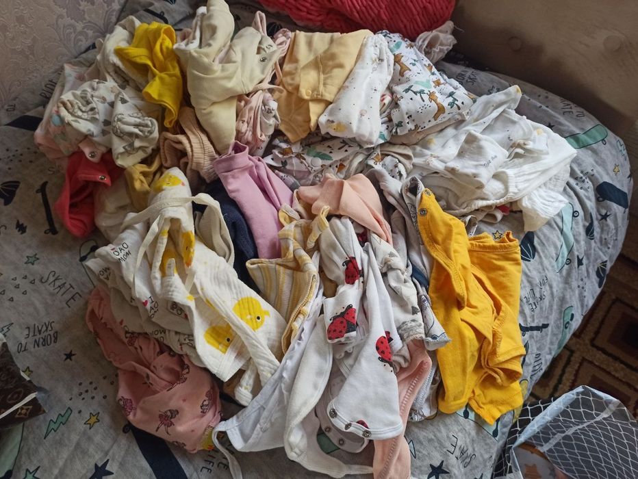 Продам вещи на новорождённого ( преимущественно девочку). 0-3 месяца.